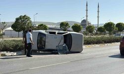 Sivas’ta otomobil takla attı: 2 kişi yaralandı