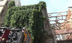Taksim’de metruk binada yangın