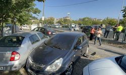 Tırın çarptığı otomobil site bahçesine uçtu: 2 yaralı