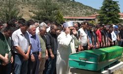 Trafik kazasında hayatını kaybeden genç, son yolculuğuna uğurlandı