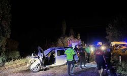 Traktör römorkuna çarpan cip hurdaya döndü: 2’si ağır 6 yaralı