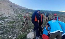 Tunceli’de dağlık alanda düşerek yaralanan çoban, ekipler tarafından kurtarıldı