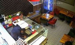 Van’da börekçide hırsızlık kameraya yansıdı