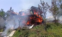 Yayla evi alev alev yandı