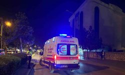 Yolun karşısına geçmeye çalışan kişiye çarptı, aracını bırakıp kaçtı