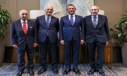CHP'li eski Genel Başkanlardan ortak bildiri: 'Özgür Özel’in yanında dimdik durun'