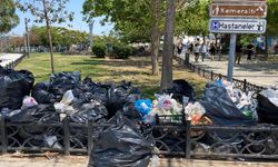 Çöp yığınları İzmir’i sararken vatandaş tepkili!