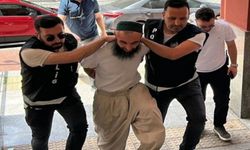 Okul bahçesine kılıçla girip, Atatürk büstüne hakaret etmişti:  O 'gerici' hakkında karar!