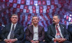 CHP'li Aslanoğlu'ndan kurultay davası sonrası paylaşım: 'Ayağa kalk İzmir!'