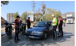 İzmir polisi aranan şahıslara nefes aldırmıyor!
