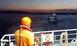 Çanakkale Boğazı’nda sürüklenen teknedeki 6 kişi kurtarıldı