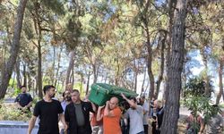 Doğum esnasında genç kadın vefat etti, evladı yaşama tutundu