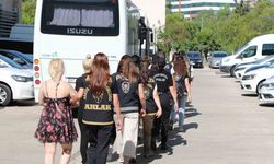 Fuhuş bahanesiyle çağırdıkları kişileri gasp ettiler