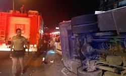 Kuşadası’nda tur midibüsü devrildi