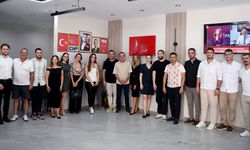 Kuşadası'nda genç avukatlar 'adalet' için CHP dedi