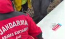 Bakan Ali Yerlikaya uçağın enkazına ulaşıldığı anları paylaştı...