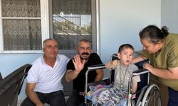 6 yaşındaki Mustafa'ya tekerlekli sandalye teslim edildi