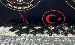 İzmir'de silah kaçakçılarına baskın: Baba ve iki oğlu gözaltında
