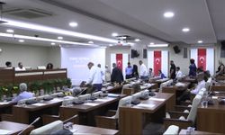 AK Parti'li üyeler Meclis'i terk etti