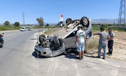 Takla atıp sürüklenen araçtan burnu bile kanamadan çıktı