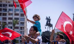 İzmir'de 30 Ağustos Zafer Bayramı coşkuyla kutlandı