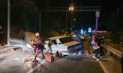 Manisa’da iki otomobil kafa kafaya çarpıştı: 7 yaralı