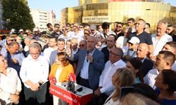 Aydın'da CHP'lilerden ayakkabılarla miting: Topuklu isyan!