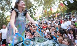 Bayraklı Sokak Festivali’nde çocuklar eğlendi