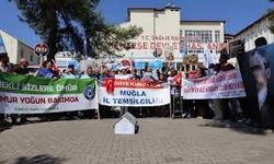 Muğla'da memurlar iş bırakıp tabutlu eylem yaptı