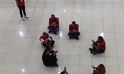 Karabağlar’da maaş isyanı...Çalışanlardan alkışlı protesto!