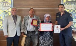 Afyonkarahisarlı çift, evi ve arazisini jandarmaya bağışladı