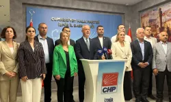 CHP heyeti İzmir’de: “Demokrasi ve halkın iradesi için mücadele sürüyor”