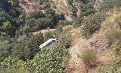 Aydın'da öğrenci servisi uçuruma yuvarlandı
