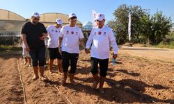 Efeler’de özel bireyler toprağa dokundu
