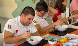 Efeler'in özel bireyleri  "Meslek Mutfağı "nda üretimde