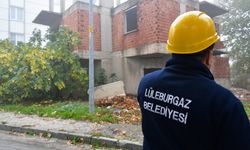 Lüleburgaz'da tehlike yaratan metruk binalar yıkılıyor