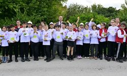 Çocuklar tarımı Lider Çocuk Tarım Kampı'nda öğreniyor