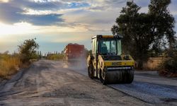 Asfalt çalışmaları devam ediyor, Efeler’in yolları yenileniyor