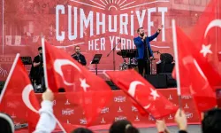 İzmir’i Cumhuriyet coşkusu sardı