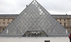 Louvre Müzesi'nde çalınan eserler hala kayıp