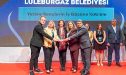 Lüleburgaz Belediyesi ödülünü aldı