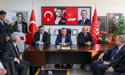 Özgür Özel partisinin Gaziantep İl Başkanlığı'nı ziyaret etti