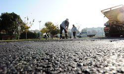 Karşıyaka'da yol bakım çalışmaları hız kesmiyor