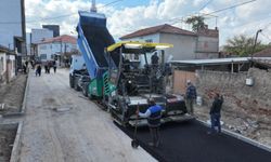 Ahmetli Cami Caddesi’nde asfalt çalışmaları başladı