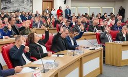 Kuşadası mezarlıklarıyla artık Büyükşehir ilgilenecek