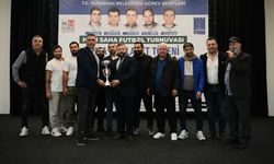 Kuşadası Belediyesi'nde kupalar sahiplerini buldu