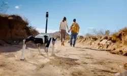 Yapay zekâyla “akıllı köpek” rover x1 tanıtıldı!