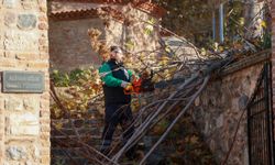 Başkan Yetişkin'den kentin tarihi mekanlarında bakım çalışması