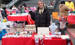 Buca'da yeni yıl pazarına büyük ilgi