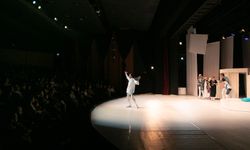 Don Kişot İzBBŞT sahnesinde kapalı gişe prömiyer yaptı